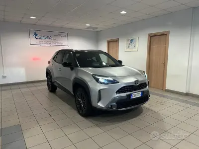Usata Toyota Yaris Cross 92 CV (67 kW) 2022 Grigio SUV