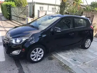 Occasion Hyundai i20 84 ch (61 kW) 2012 Noir Citadine