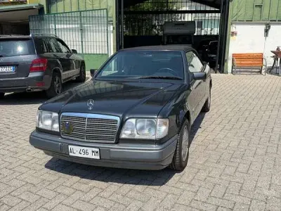 Usata Mercedes E200 136 CV (100 kW) 1996 Cabrio