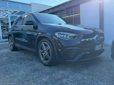 Usata Mercedes GLA180 Premium 116 CV (85 kW) 2022 Nero SUV