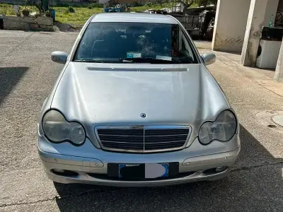 Usata Mercedes C200 163 CV (119 kW) 2005 Grigio Berlina