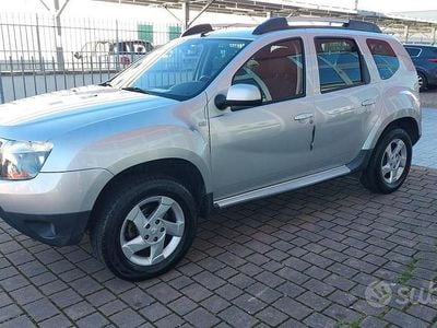 Usata Dacia Duster Lauréate 110 CV (80 kW) 2011 Grigio SUV