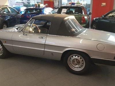 Usata Alfa Romeo Spider 103 CV (75 kW) 1983 Argento Cabrio