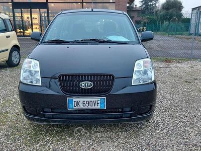 Usata Kia Picanto 65 CV (47 kW) 2007 Nero Utilitaria