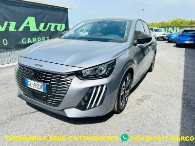 Usata Peugeot 208 Allure 101 CV (74 kW) 2025 Argento Utilitaria