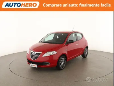 Usata Lancia Ypsilon 69 CV (50 kW) 2016 Rosso Utilitaria