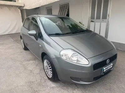 Usata Fiat Grande Punto Active 65 CV (47 kW) 2008 Grigio Utilitaria