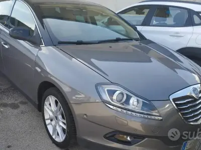 Usata Lancia Delta 190 CV (139 kW) 2011 Grigio Utilitaria