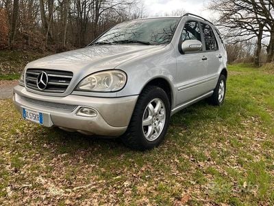 Begagnad Mercedes ML400 250 HK (183 kW) 2004 Grå SUV