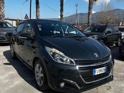 Usata Peugeot 208 Allure 74 CV (54 kW) 2018 Blu Utilitaria