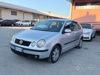 Usata VW Polo Comfortline 75 CV (55 kW) 2003 Grigio Berlina