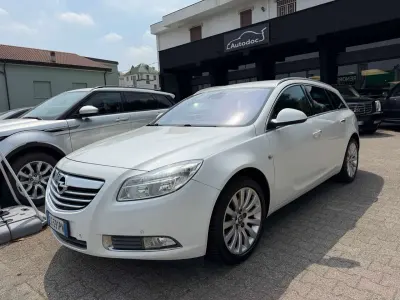 Usata Opel Insignia Cosmo 160 CV (117 kW) 2010 Bianco Station wagon