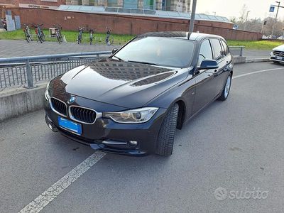 Usata BMW 320 Sport Line 184 CV (135 kW) 2013 Nero Station wagon