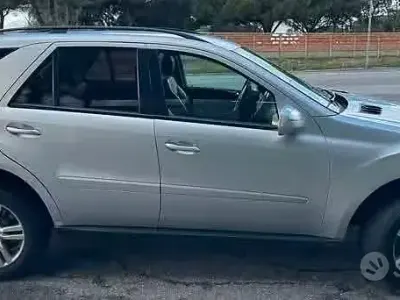 Usata Mercedes ML320 224 CV (164 kW) 2009 Grigio SUV