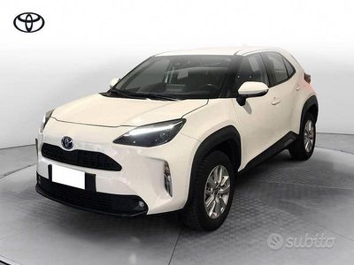 Usata Toyota Yaris Cross Business Edition 116 CV (85 kW) 2022 Super white SUV