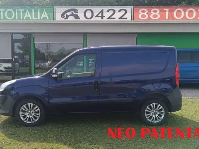 Usata Fiat Doblò 120 CV (88 kW) 2010 Blu/azzurro Monovolume