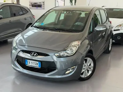 Usata Hyundai ix20 Style 90 CV (66 kW) 2011 Argento Utilitaria