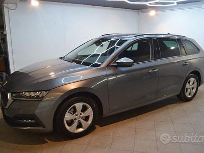 Grigio scuro Usata 2022 Skoda Octavia Style Station wagon | 19.390 € (Buon prezzo)