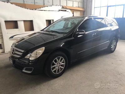 Usata Mercedes R320 Chrome 224 CV (164 kW) 2006 Nero Station wagon