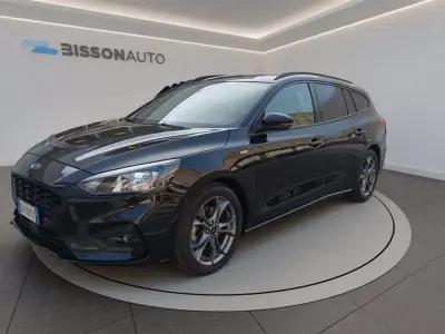 Usata Ford Focus ST-Line 125 CV (91 kW) 2022 Agate black Station wagon