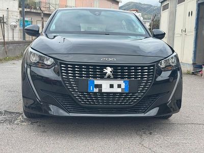 Usata Peugeot 208 Active 102 CV (75 kW) 2022 Nero Utilitaria