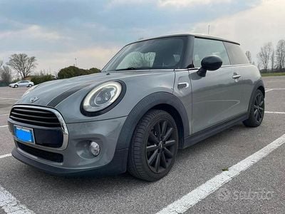 Usata Mini Cooper 116 CV (85 kW) 2017 Grigio Utilitaria