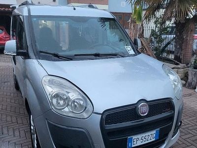 Usata Fiat Doblò 90 CV (66 kW) 2012 Grigio Monovolume
