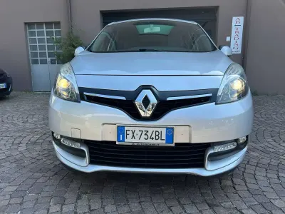 Usata Renault Scénic III LIMITED 95 CV (69 kW) 2015 Grigio Monovolume