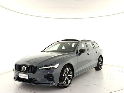 Usata Volvo V60 Ultimate 197 CV (144 kW) 2023 Grigio Station wagon