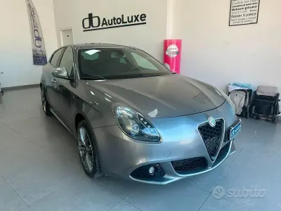 Usata Alfa Romeo Giulietta Exclusive 140 CV (102 kW) 2013 Grigio Utilitaria
