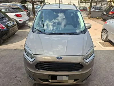 Usata Ford Tourneo Courier 101 CV (74 kW) 2016 Beige Monovolume