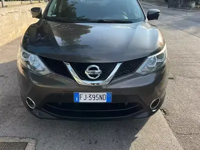Usata Nissan Qashqai Tekna 110 CV (80 kW) 2017 Marrone SUV