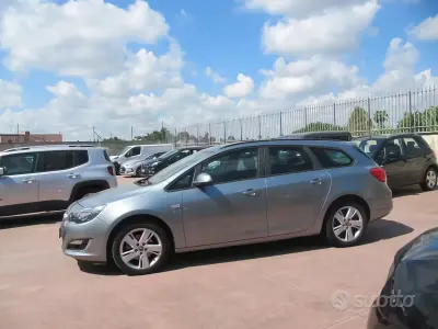 Usata Opel Astra 110 CV (80 kW) 2013 Grigio Station wagon