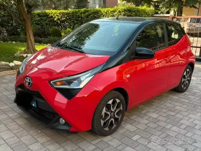 Usata Toyota Aygo Connect Style 72 CV (52 kW) 2021 Rosso Utilitaria