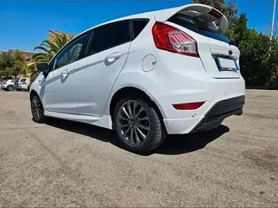 Usata Ford Fiesta ST-Line 75 CV (55 kW) 2017 Bianco Utilitaria