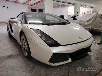 Usata Lamborghini Gallardo 519 CV (381 kW) 2006 Bianco Cabrio
