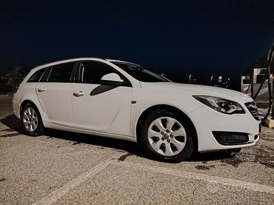 Usata Opel Insignia Sport 140 CV (102 kW) 2015 Bianco Station wagon