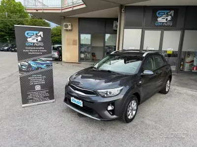 Usata Kia Stonic Style 101 CV (74 kW) 2019 Grigio SUV