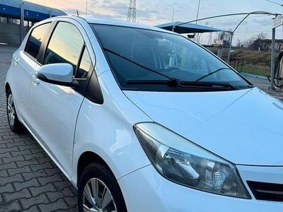 Usata Toyota Yaris 69 CV (50 kW) 2013 Bianco Berlina