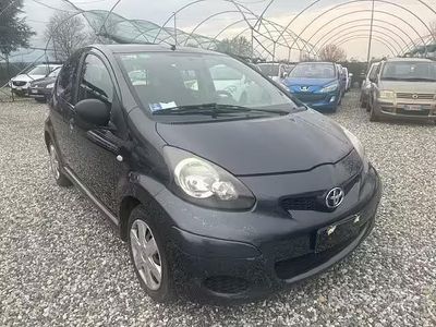 Usata Toyota Aygo 68 CV (50 kW) 2010 Nero Utilitaria