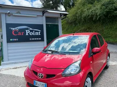 Usata Toyota Aygo 68 CV (50 kW) 2007 Rosso Utilitaria
