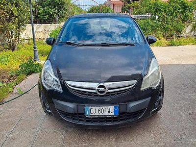 Usata Opel Corsa 85 CV (62 kW) 2012 Nero Berlina