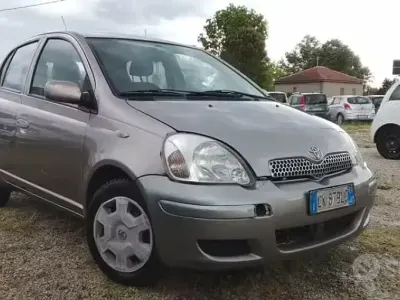 Second-hand Toyota Yaris Sol 65 CP (47 kW) 2004 Gri Berlinǎ