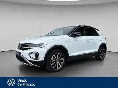 Usata VW T-Roc Style 150 CV (110 kW) 2023 Bianco / pastello SUV