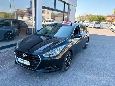 Usata Hyundai i40 141 CV (103 kW) 2017 Nero Station wagon