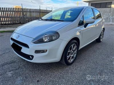 Usata Fiat Punto Street 77 CV (56 kW) 2014 Bianco Utilitaria