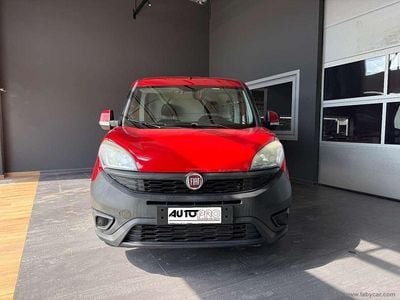 Usata Fiat Doblò 120 CV (88 kW) 2016 Rosso Monovolume