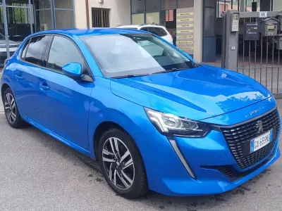 Usata Peugeot 208 Active 75 CV (55 kW) 2020 Blu/azzurro Utilitaria
