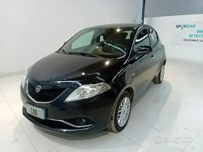 Usata Lancia Ypsilon Gold 75 CV (55 kW) 2022 Nero Utilitaria