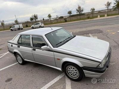 Usata Alfa Romeo 75 1991 Grigio Berlina